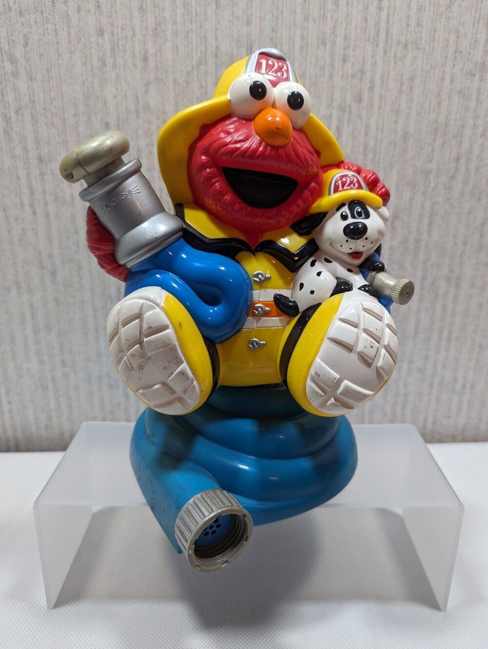 2001 Mattel Sesame Street Elmo Lawn Water Sprinkler Splash Fireman Dog Spinning
